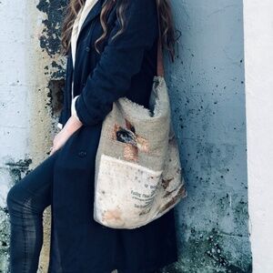 Raw Linen Slouchy Shoulder/Cross body Bag, Magnolia pearl style. NWT